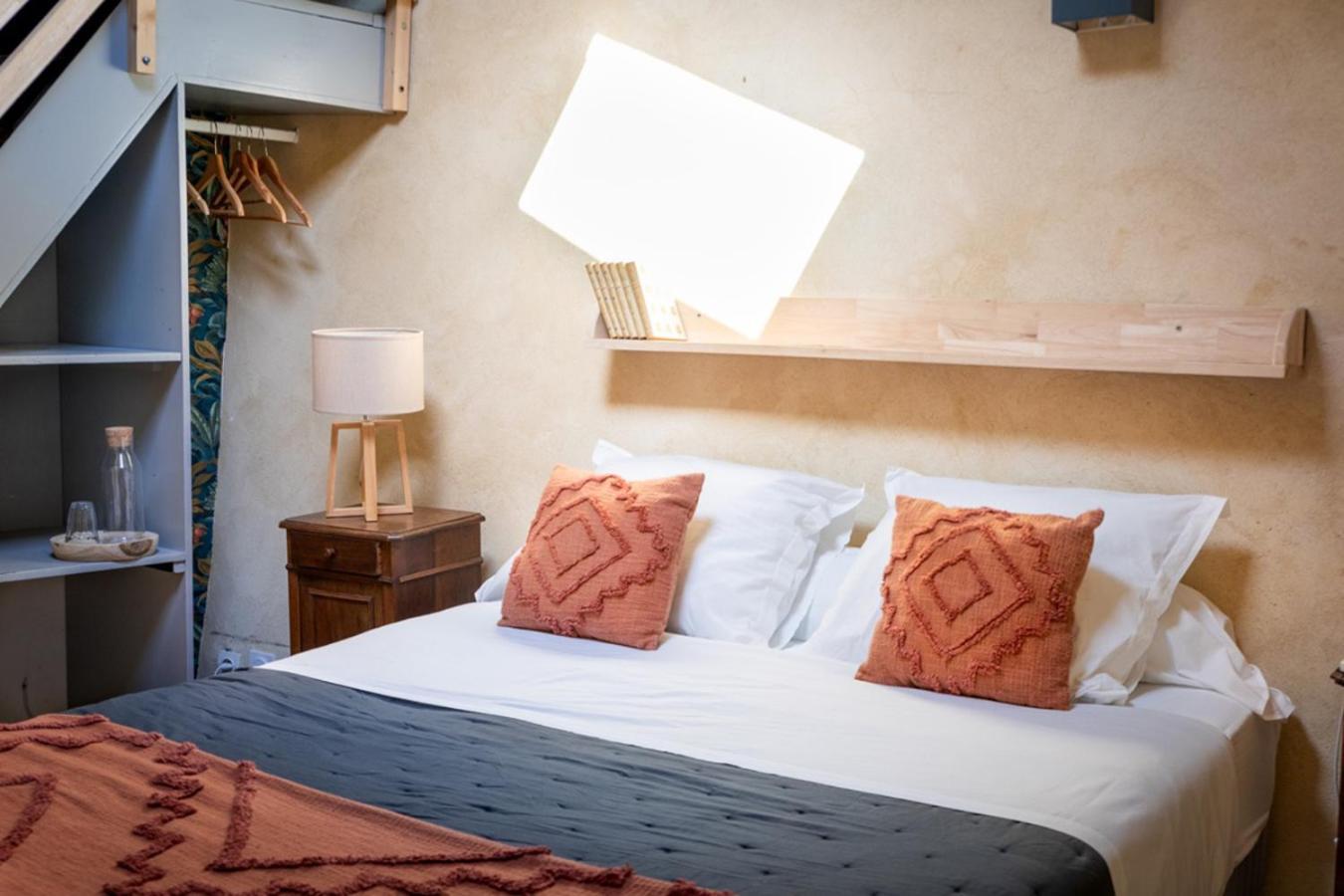 Le Pied De La Lettre Hotel กริญญ็อง ภายนอก รูปภาพ
